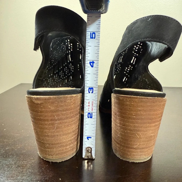 Vince Camuto Black Open-Toe Heels with Chunky Heel - Picture 5 of 8